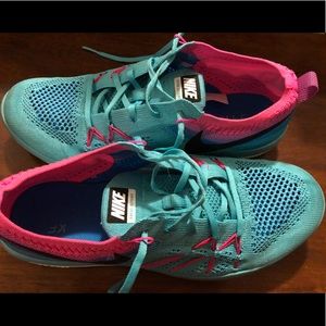 Nike Focus Flyknit size 9 running shoes